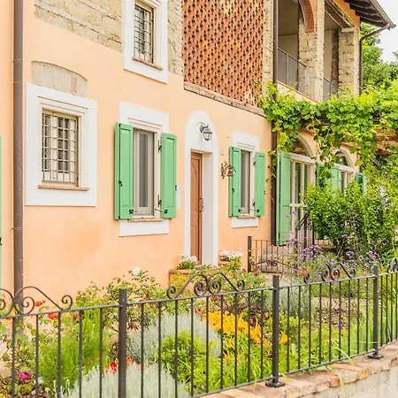 Cascina Petricore - Elegante Dimora Tra Le Colline Del Monferrato アパート